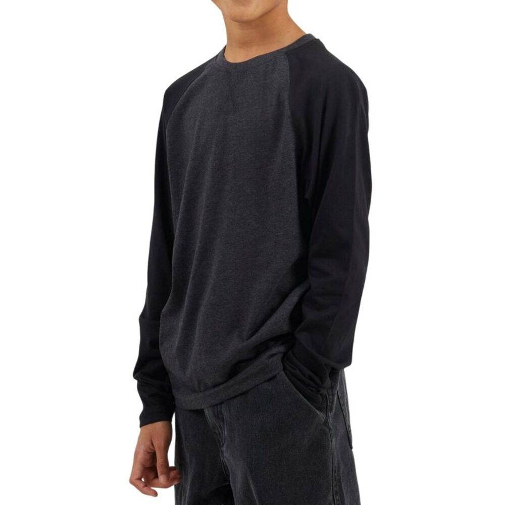 Brave Soul Boys  Long-Sleeved T-Shirt / Dark Charcoal